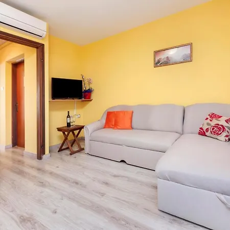Apartments Adria Rovinj Exterior photo