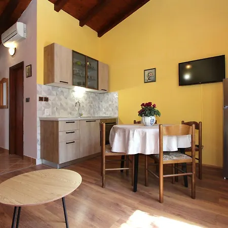 Apartments Adria Rovinj Exterior photo