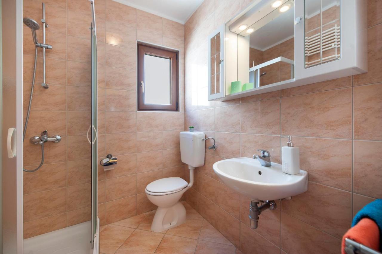 Adria Apartma *