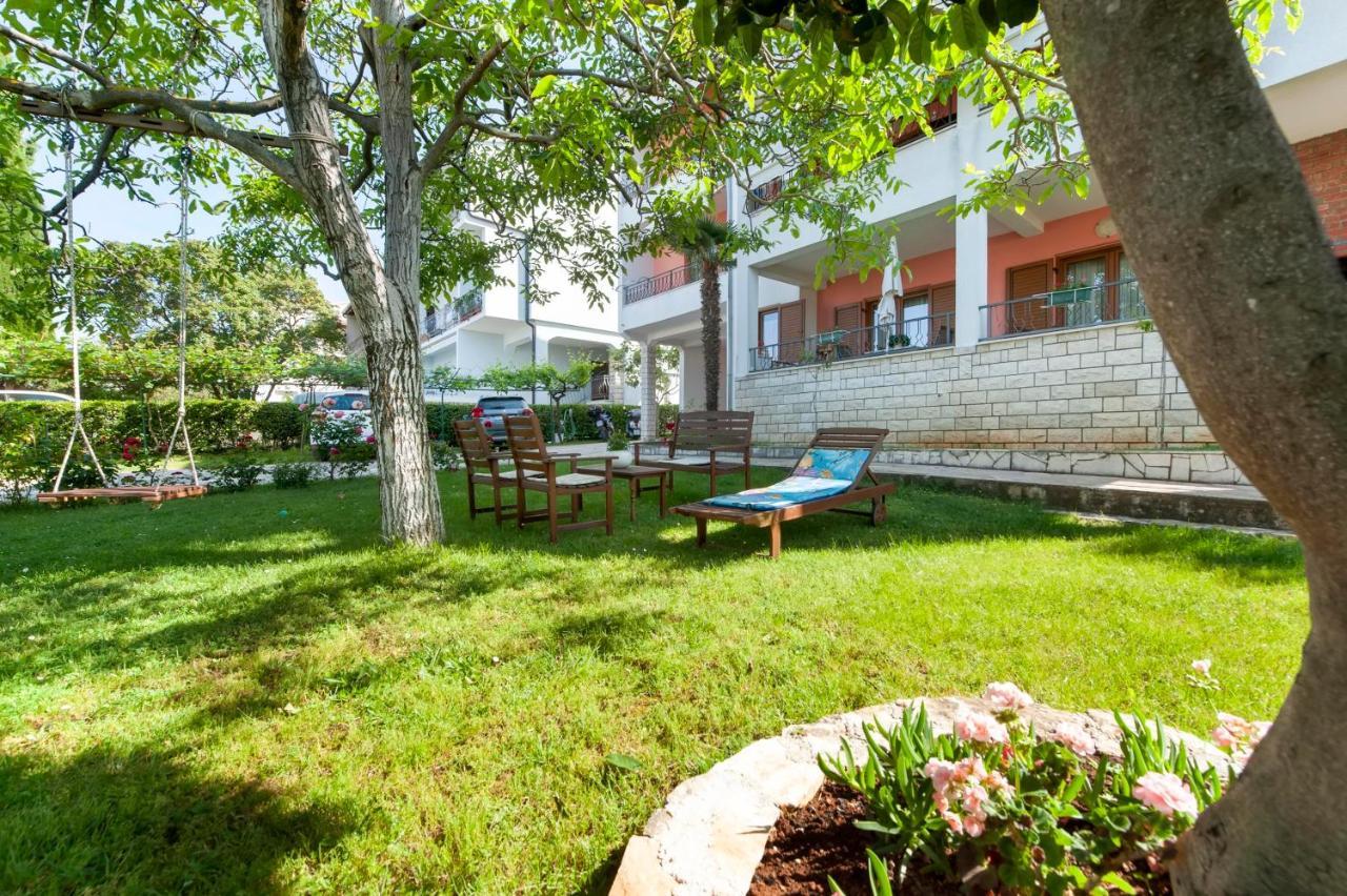 Apartma Adria *